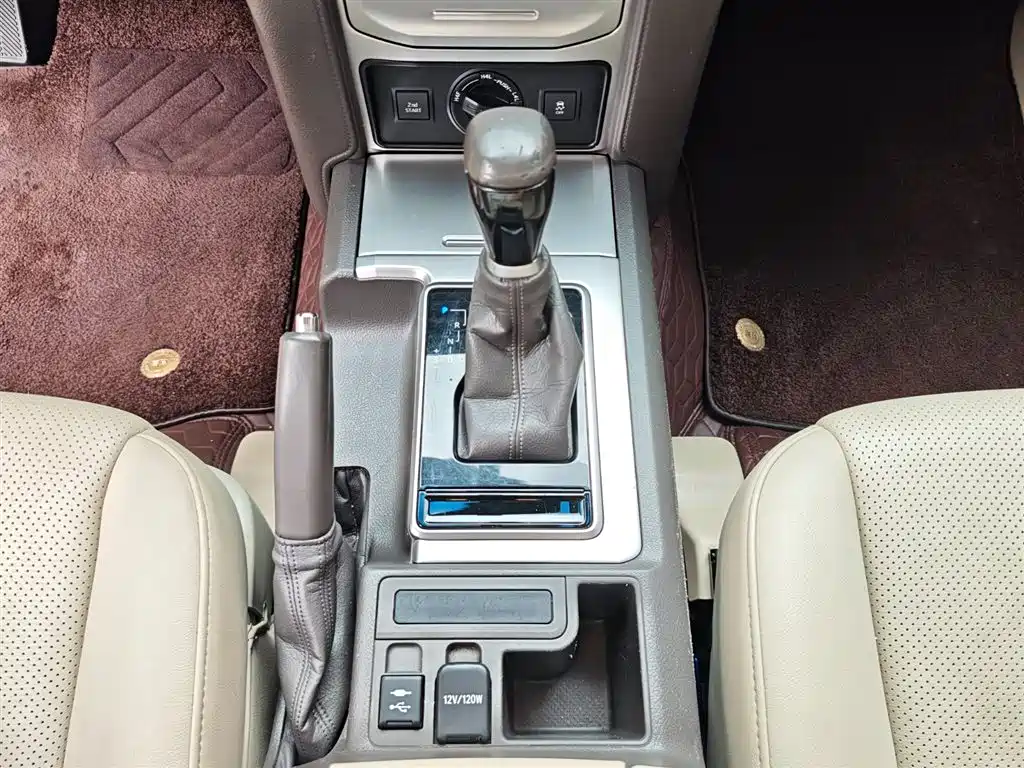 Toyota Prado 2019 — фото 16