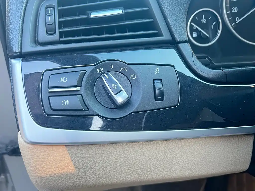 BMW 5 Series 2013 — фото 20