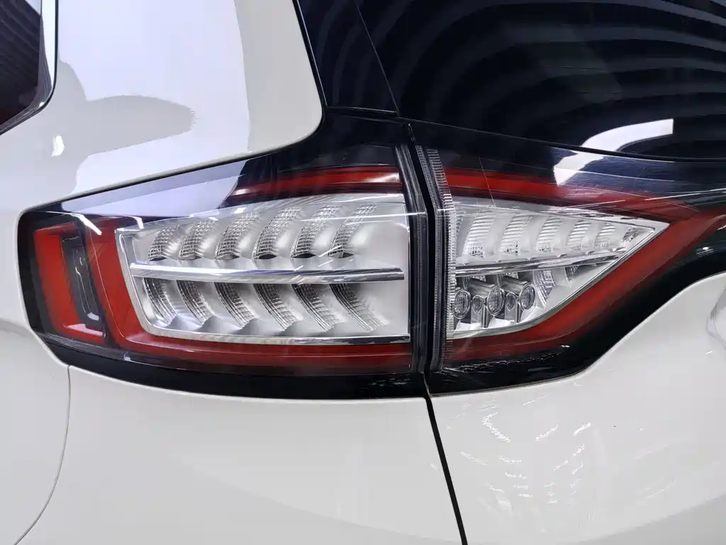 Ford Edge 2016 — фото 10