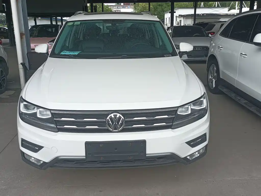 Volkswagen Tiguan L 2018 — фото 2