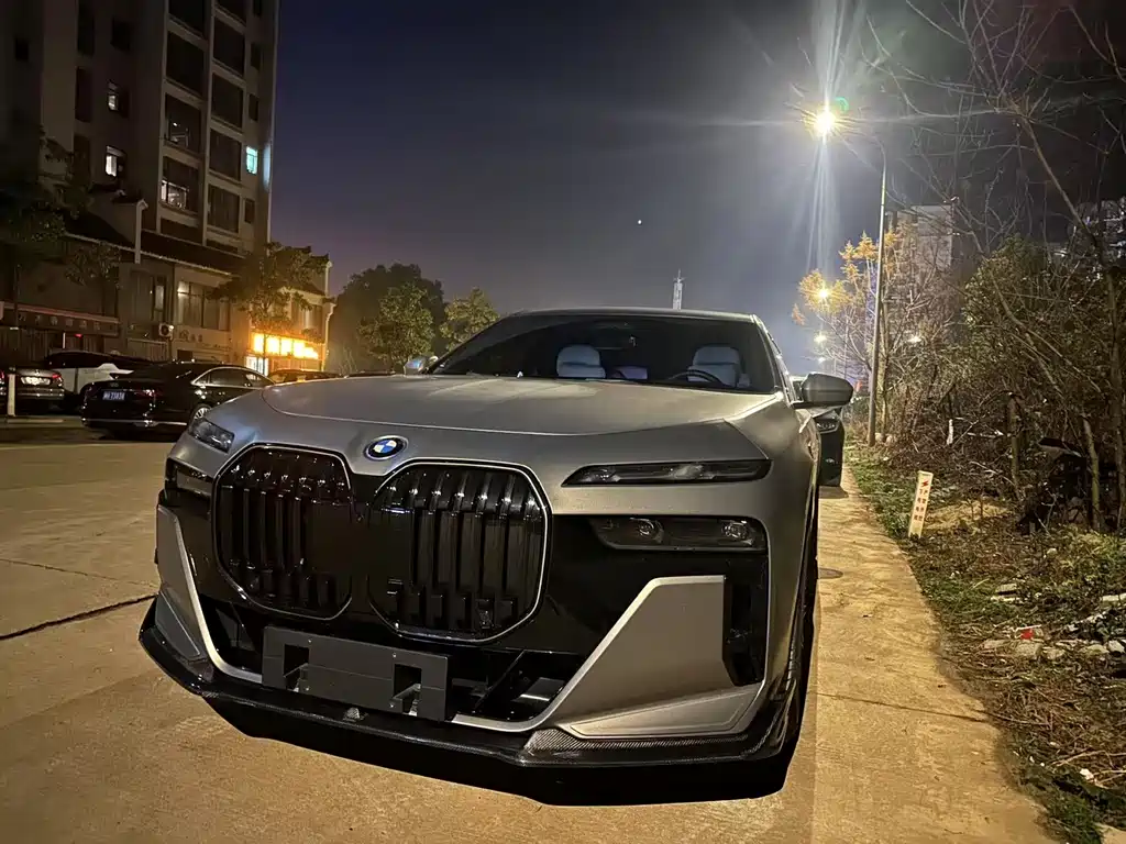 BMW i7 2024 — фото 17