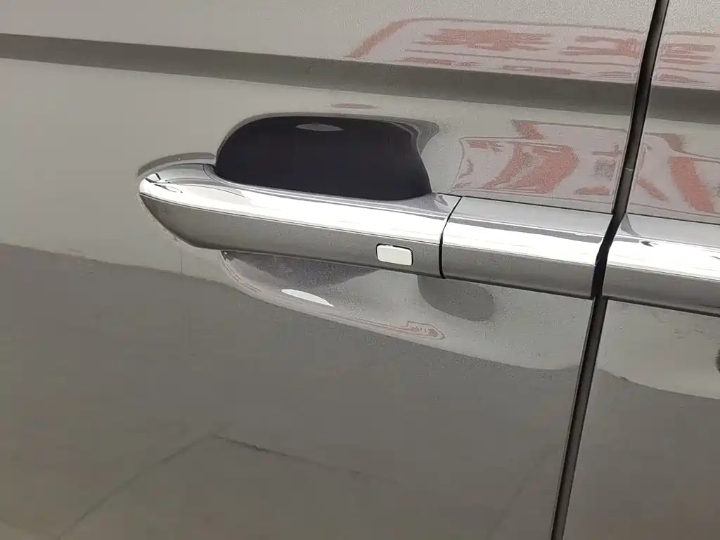 Roewe iMAX8 New Energy 2026 — фото 18