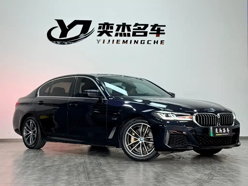 BMW 5 Series New Energy 2023 — фото 3