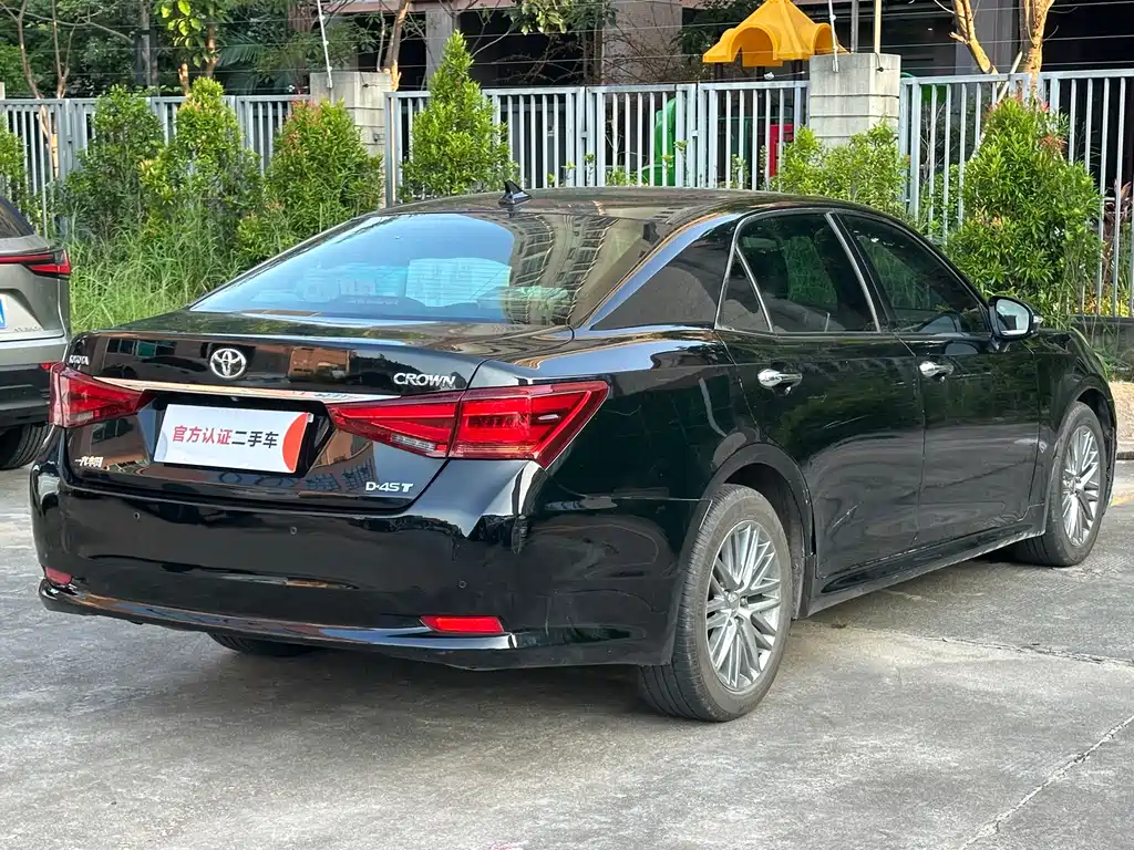Toyota Crown 2016 — фото 9
