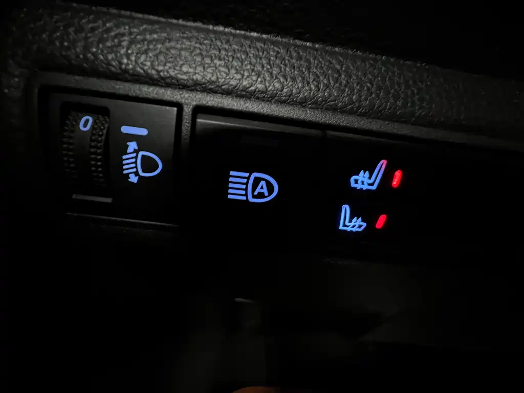 Toyota Corolla 2023 — фото 16