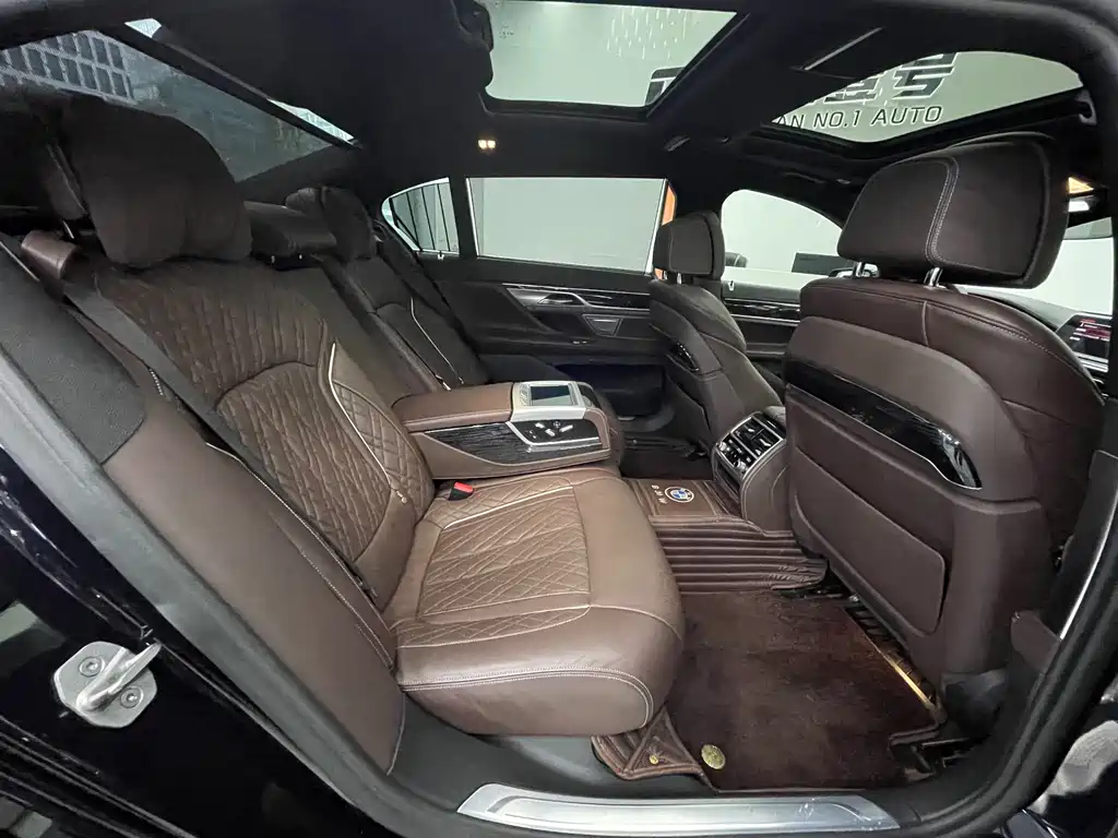 BMW 7 Series 2022 — фото 19