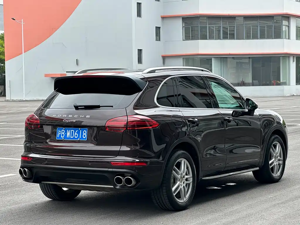Porsche Cayenne 2017 — фото 15