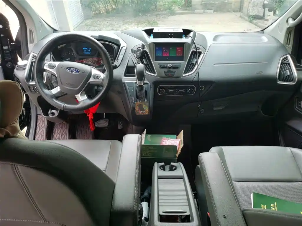Ford Tourneo 2021 — фото 10
