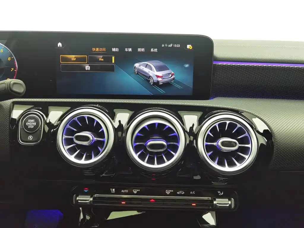 Mercedes-Benz A-Class 2020 — фото 12