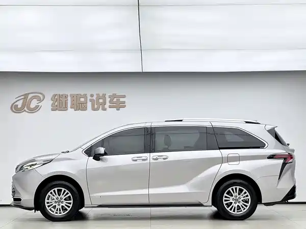 Toyota Sienna 2022