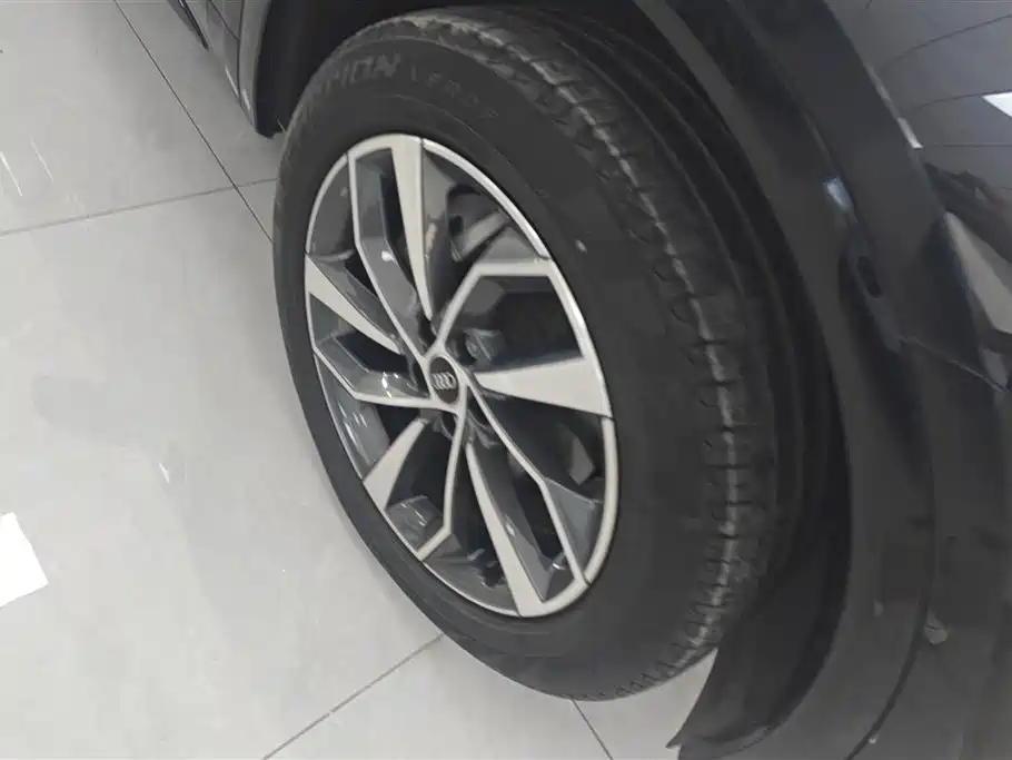 Audi Q5L 2023