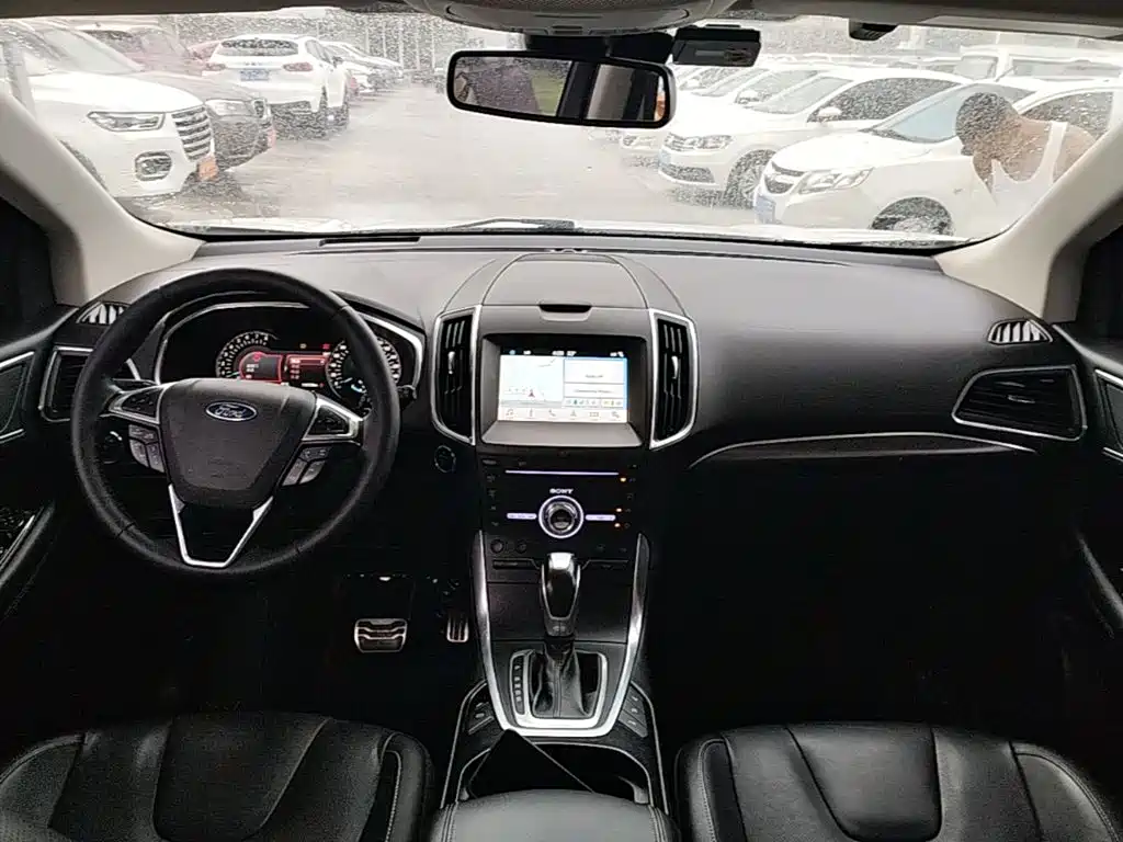 Ford Edge 2019 — фото 10