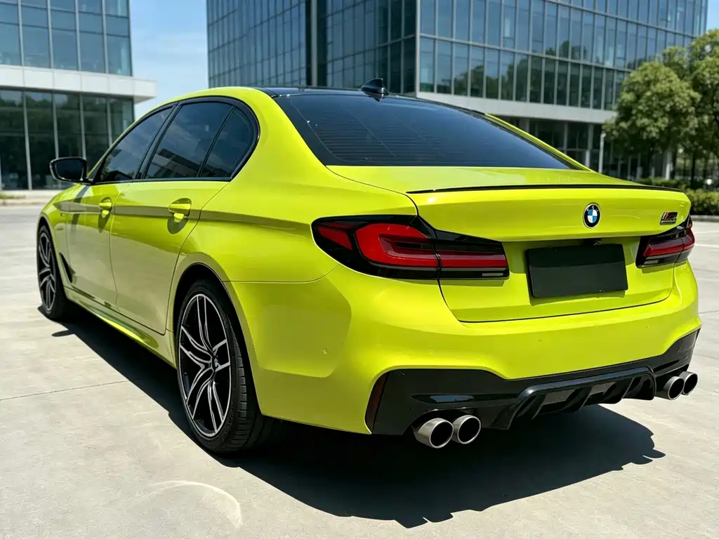 BMW 5 Series 2017 — фото 19