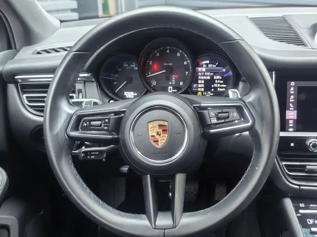 Porsche Macan 2023 — фото 18