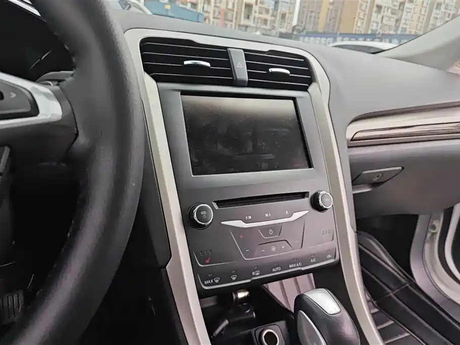 Ford Mondeo 2016 — фото 13
