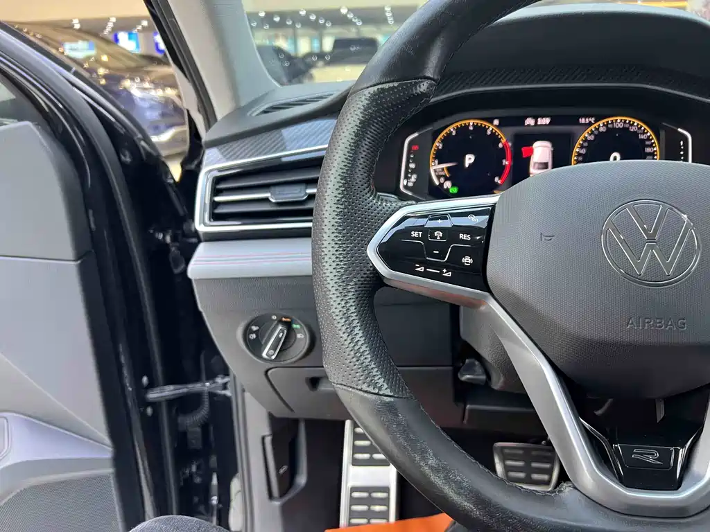 Volkswagen Tiguan X 2021 — фото 10
