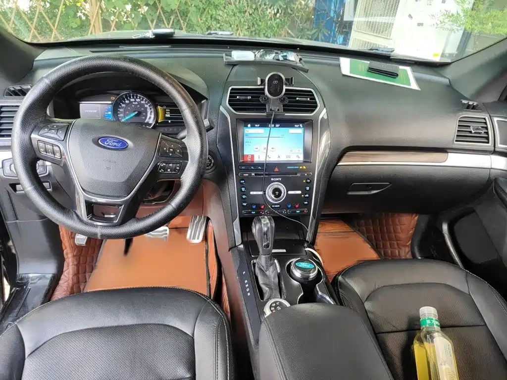 Ford Explorer 2019 — фото 13