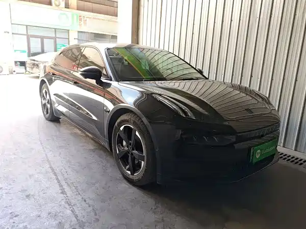 Zeekr 001 2022