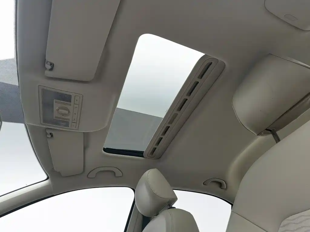 Skoda Rapid 2013 — фото 14