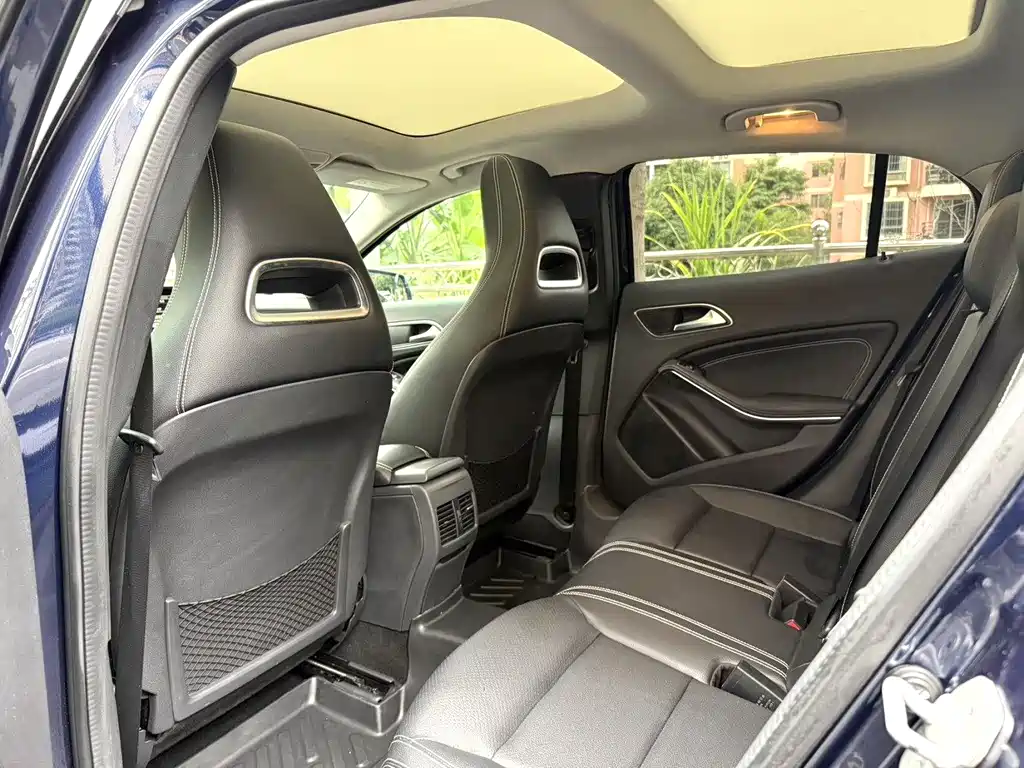 Mercedes-Benz GLA 2015