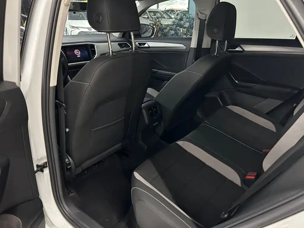 Volkswagen T-Roc 2023
