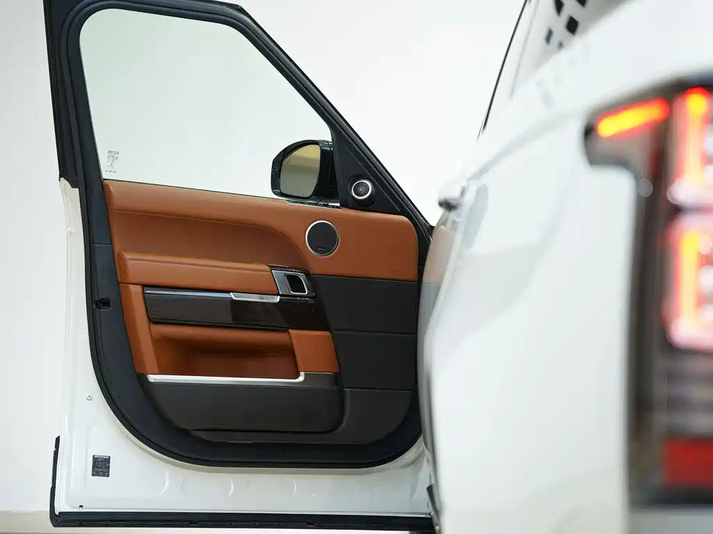 Land Rover Range Rover 2015 — фото 11