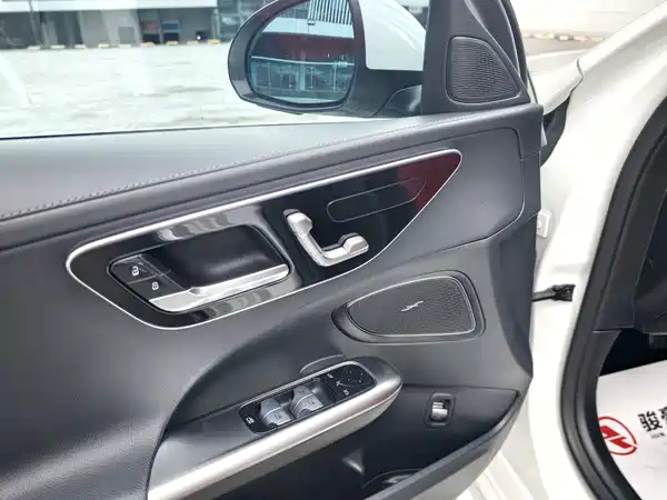 Mercedes-Benz C-Class 2022
