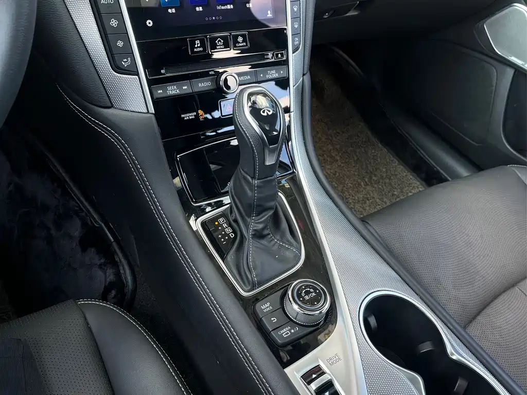Infiniti Q50L 2019 — фото 11