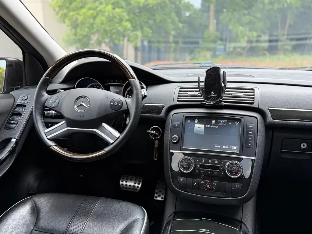 Mercedes-Benz R-Class 2017 — фото 12