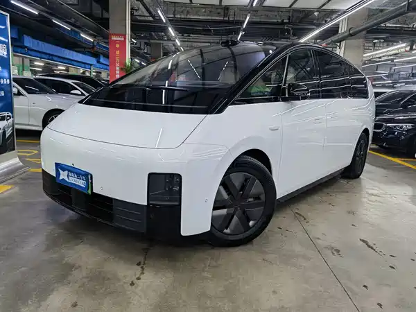 Li Auto MEGA 2025