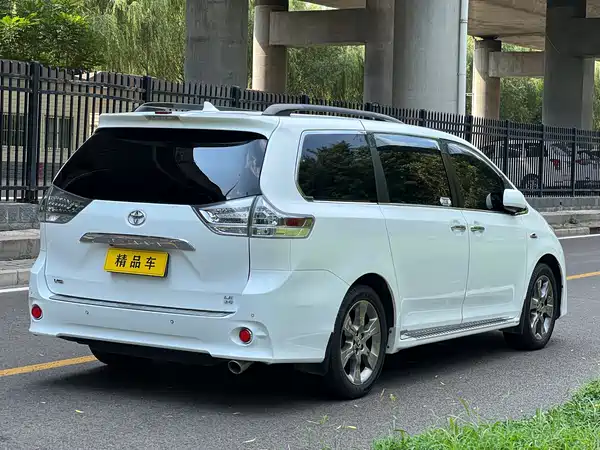 Toyota Sienna 2019