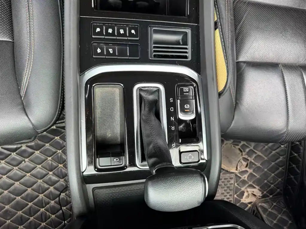 GAC Motor Trumpchi GS8 2017 — фото 13