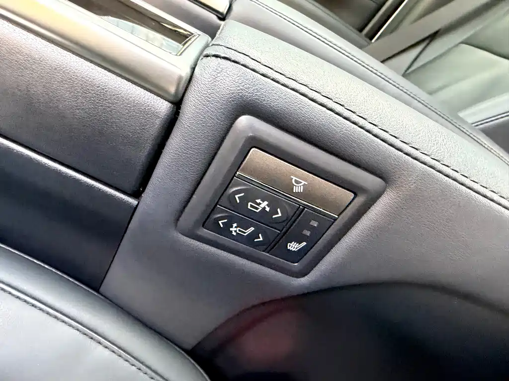 Toyota Vellfire 2023 — фото 7