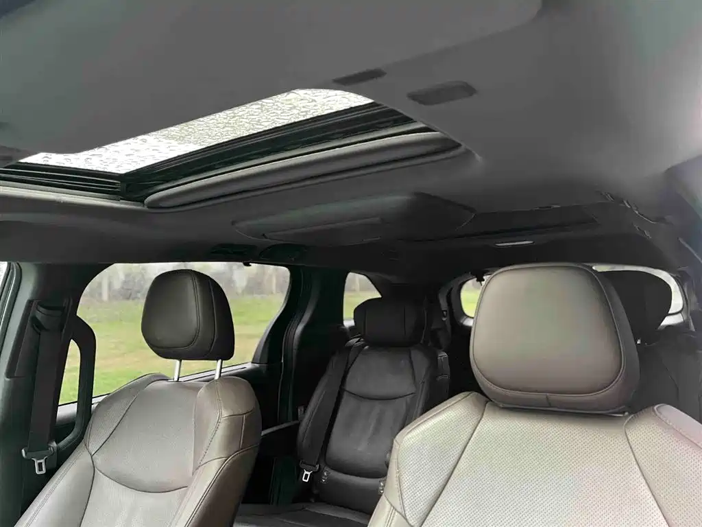 Toyota Sienna 2022 — фото 10