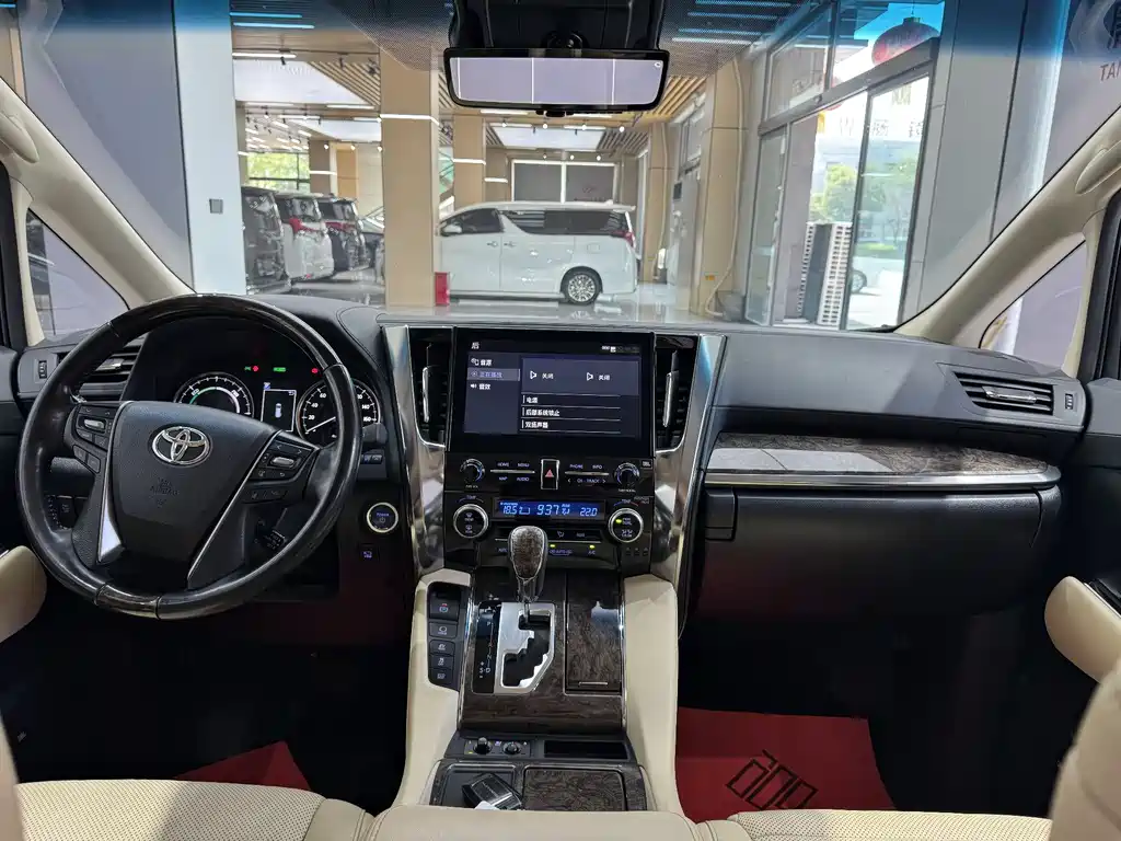 Toyota Alphard 2020 — фото 12