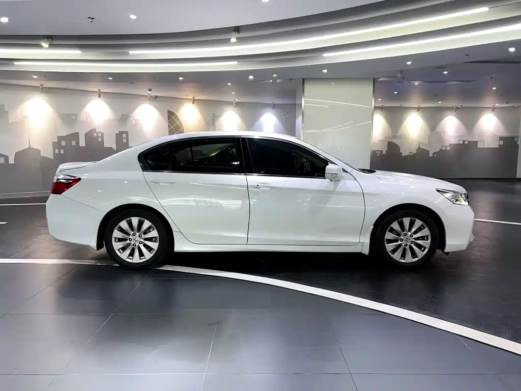 Honda Accord 2014 — фото 6