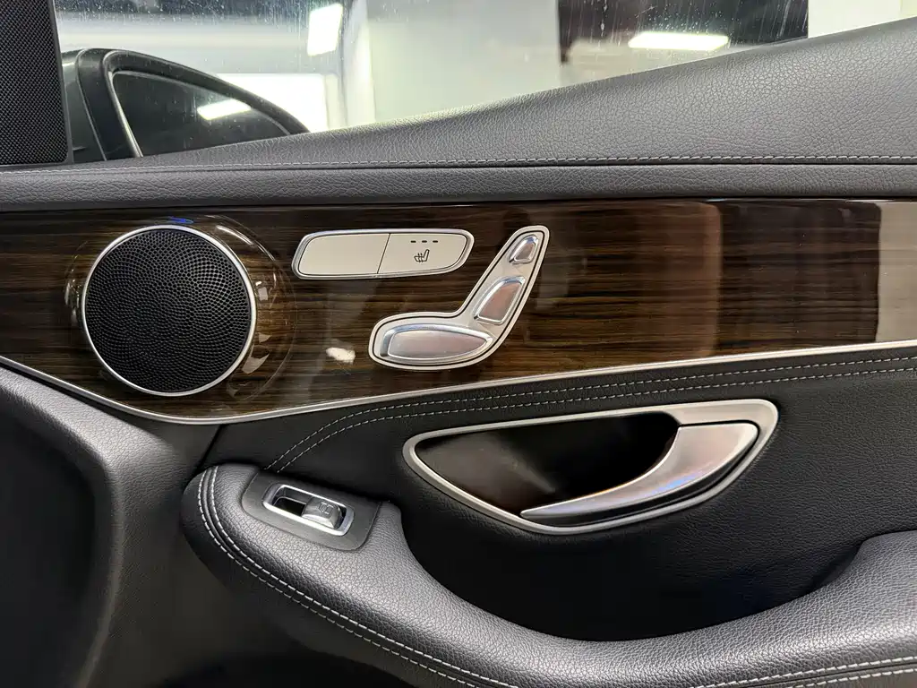 Mercedes-Benz GLC 2017 — фото 10