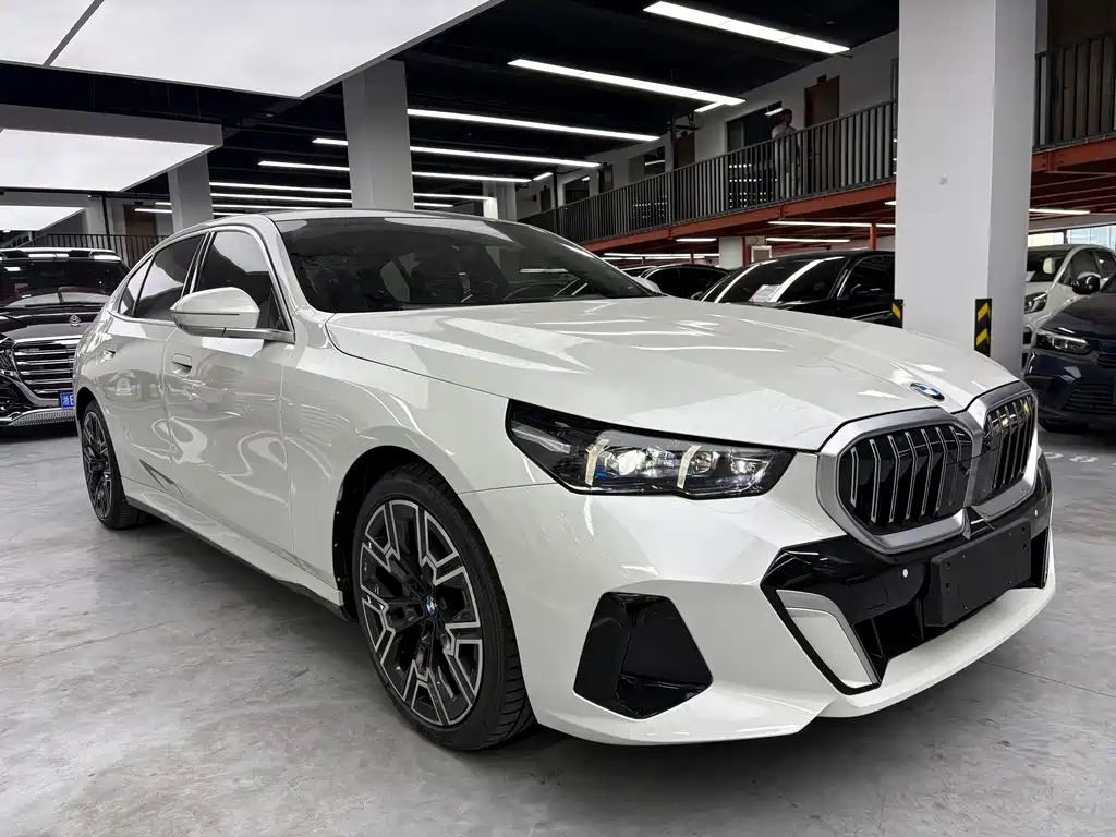 BMW 5 Series 2024