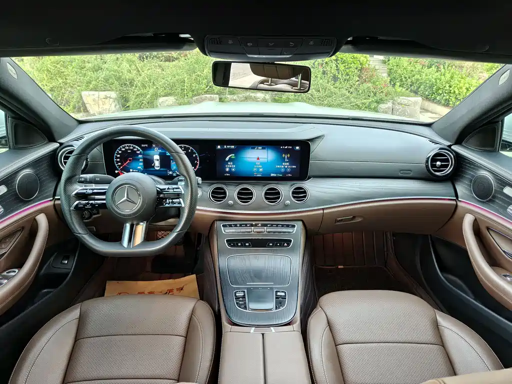 Mercedes-Benz E-Class 2022 — фото 9