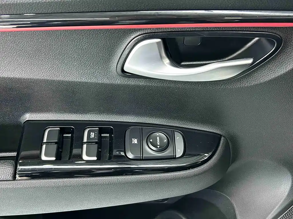 Kia KX Cross 2019 — фото 19