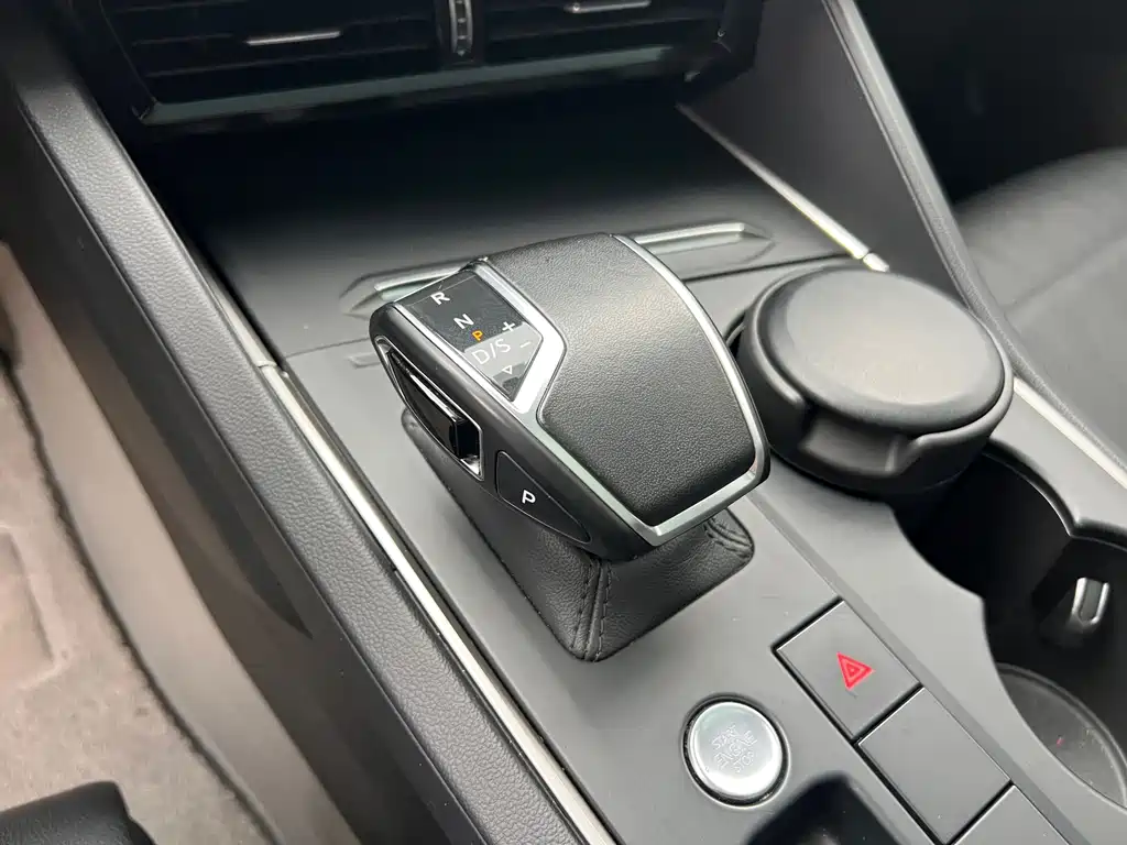 Volkswagen Touareg 2019 — фото 16