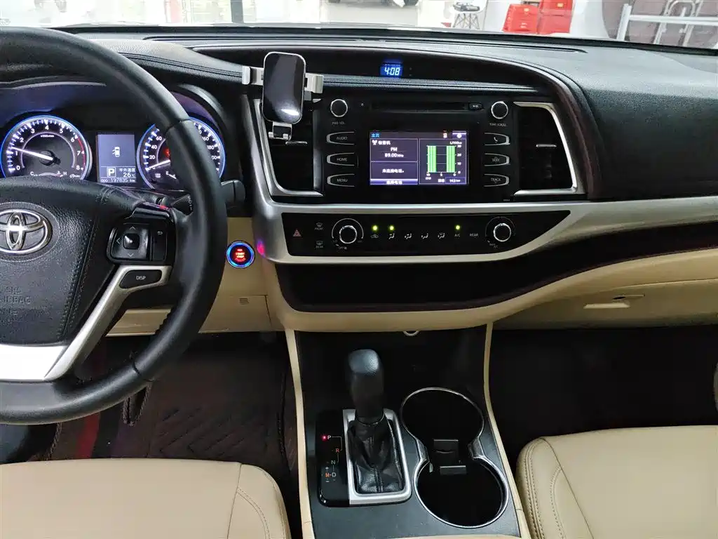 Toyota Highlander 2018 — фото 9