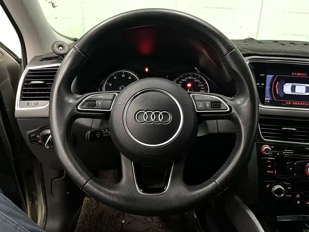 Audi Q5 2018 — фото 10