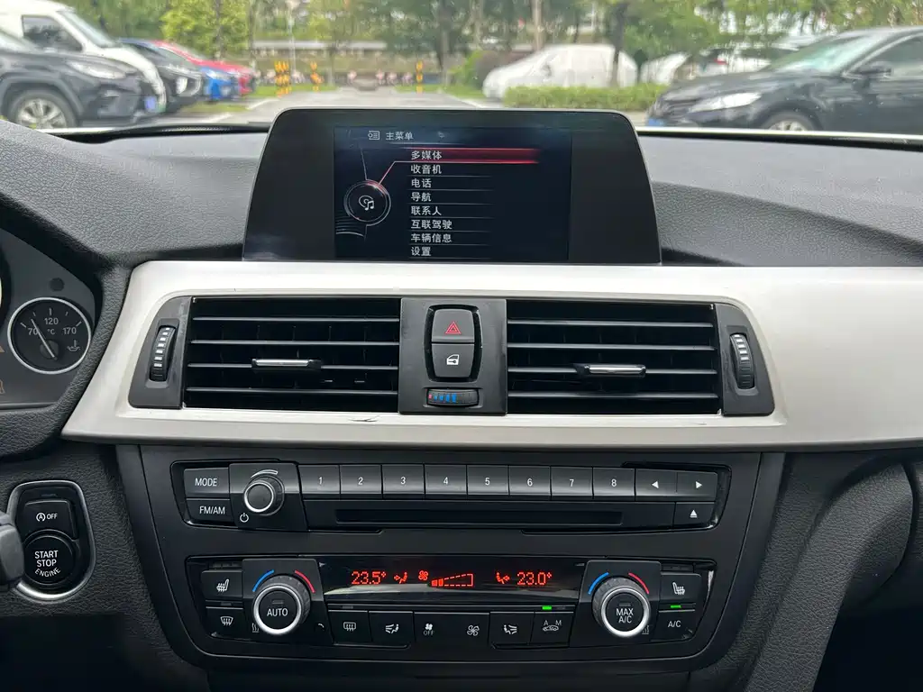 BMW 3 Series 2015 — фото 28
