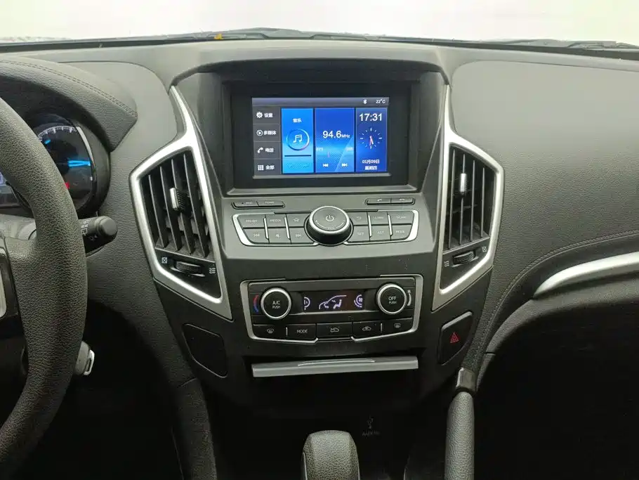 Dongfeng Fengshen AX7 2015 — фото 13