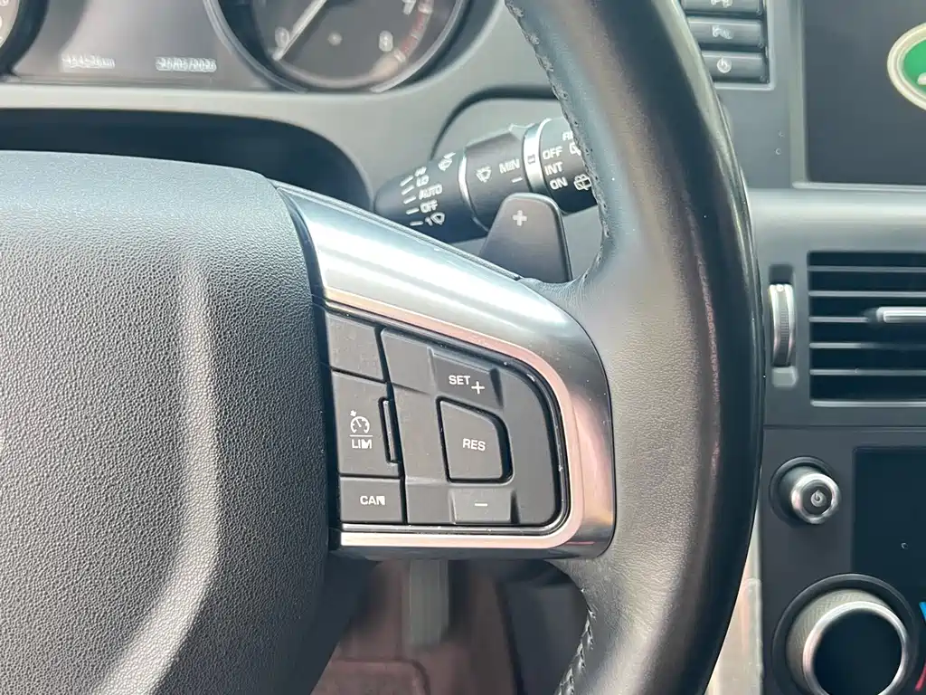 Land Rover Discovery Sport 2019 — фото 24