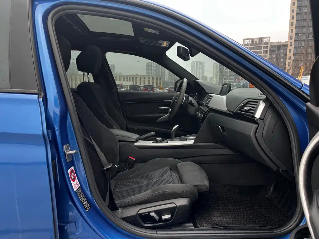 BMW 3 Series 2017 — фото 15