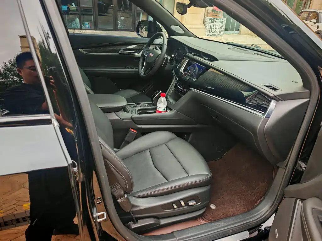 Cadillac XT6 2021 — фото 10