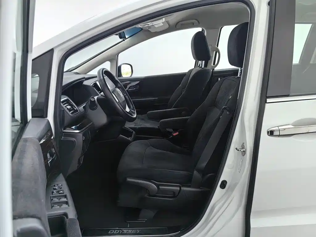 Honda Odyssey 2021 — фото 10