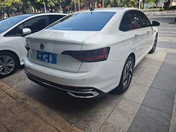 Volkswagen Sagitar 2025